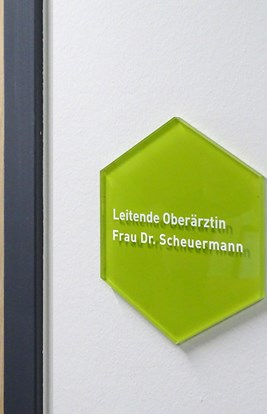 Tuerschild Koenigshof Krefel 2