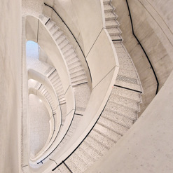 Stufenmarkierungen und -profile