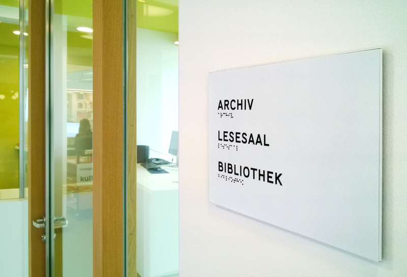 Türschild QTE taktil Slide 3