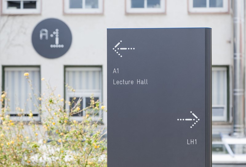 HKI - Hans-Knöll-Institut 1