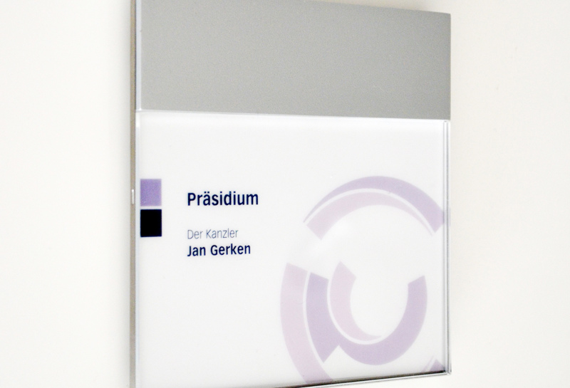 quintessenz Türschild mit Kopfpaneel Slide 0