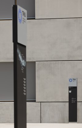 THU Ulm Aussen Stele 4