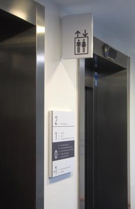 QFA 4 Mm Aludibond Auf Grundmodul Qz Überstehend Individual + Lifttableau