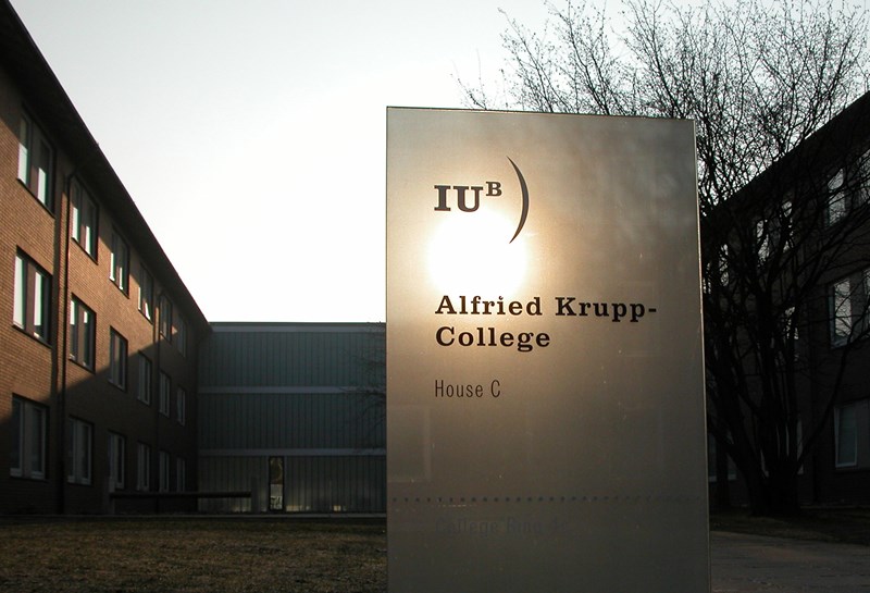 Stelen aus Glas TA Slide 1