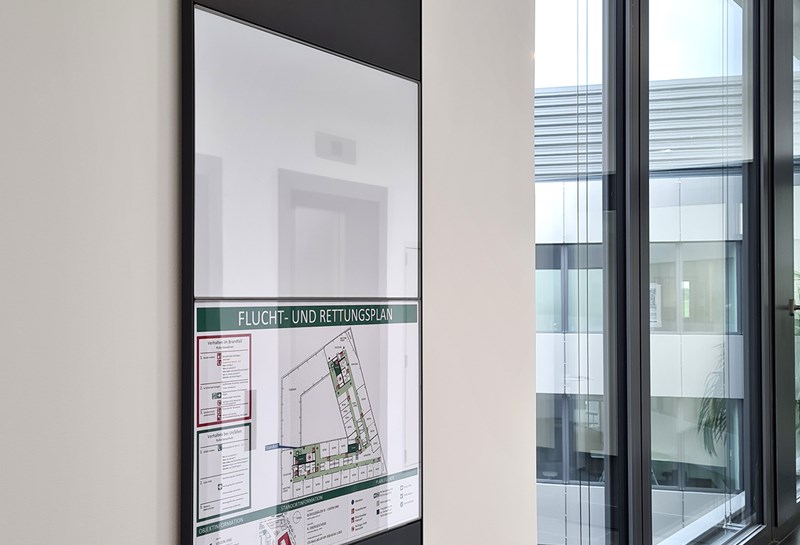 Übersichten wandmontiert QUAM Slide 1