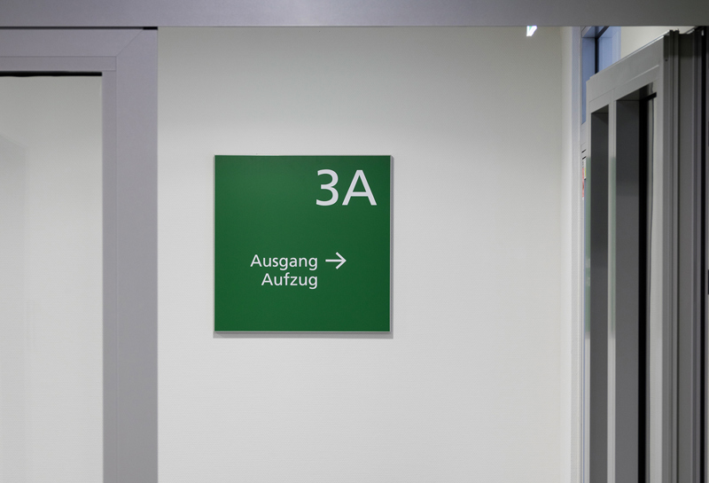 Wegweiser wandmontiert QW Slide 3