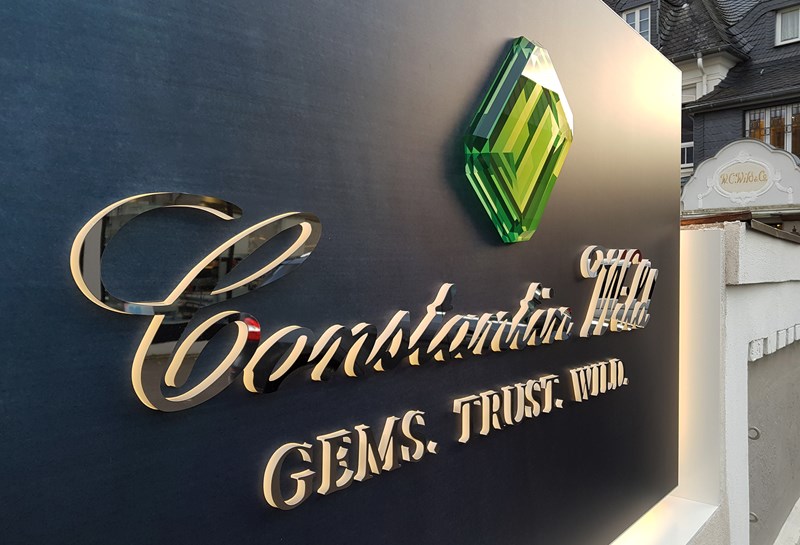 beleuchtete Schriftzüge Slide 1