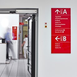 Signpost wall mounted QW