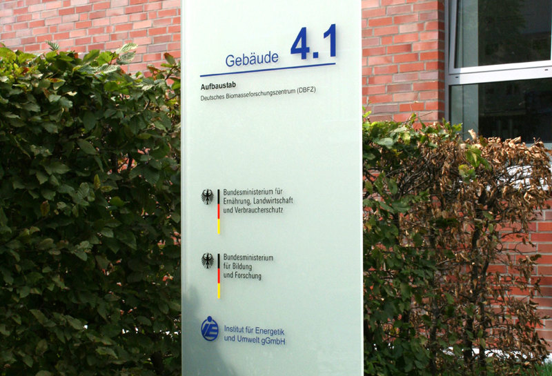 Stelen aus Glas TA Slide 5