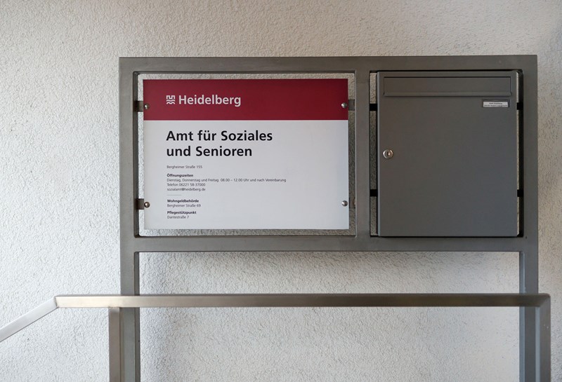 Rathaus und Palais Prinz Carl 1