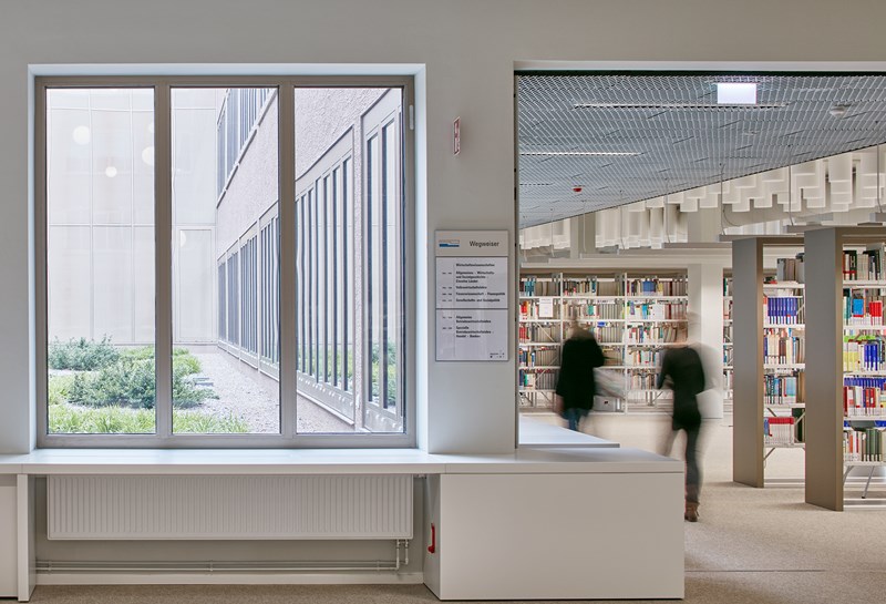 Universitätsbibliothek 1