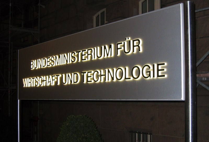 beleuchtete Schriftzüge Slide 1