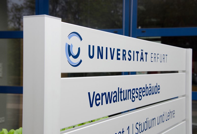 Ständerschild QASA Slide 1