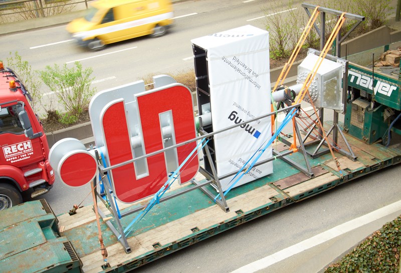 beleuchtete Schriftzüge Slide 1