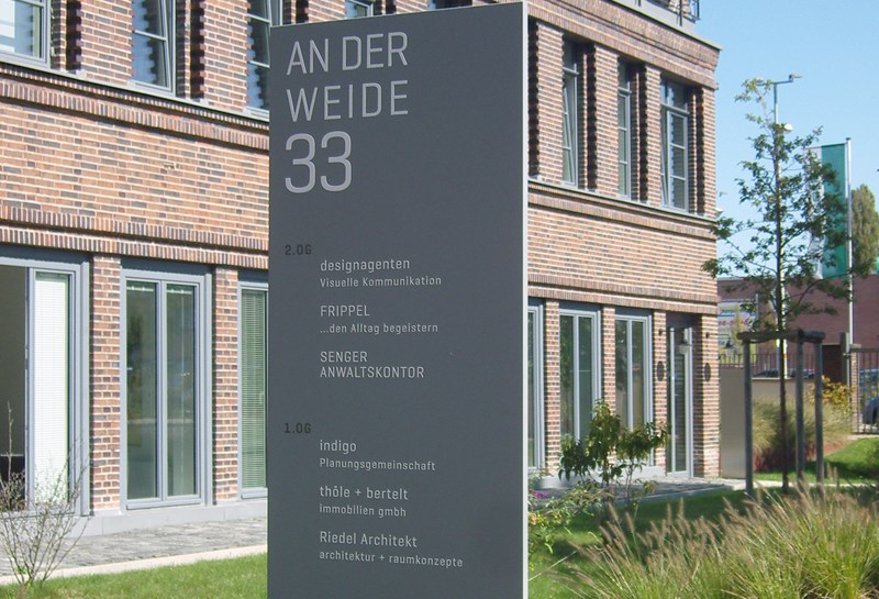 Monolithen Q60AA Slide 1