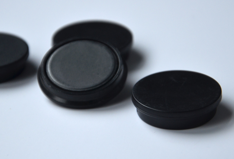 round magnets Slide 0