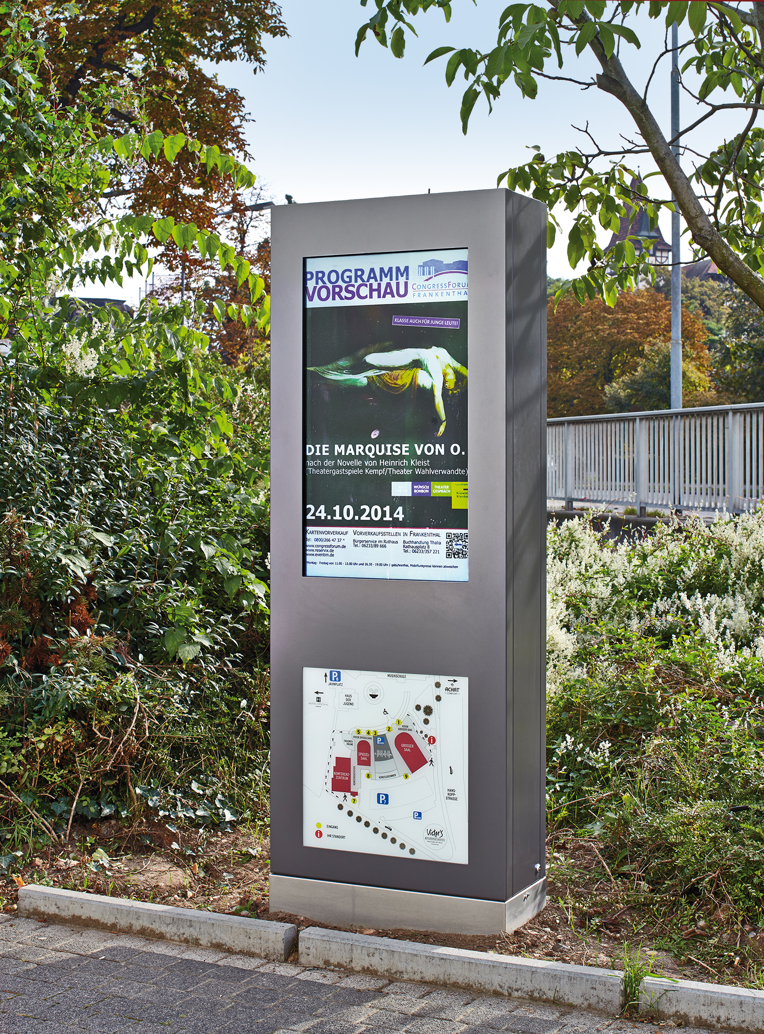 Outdoor-Stele Berta QKAD Header Image
