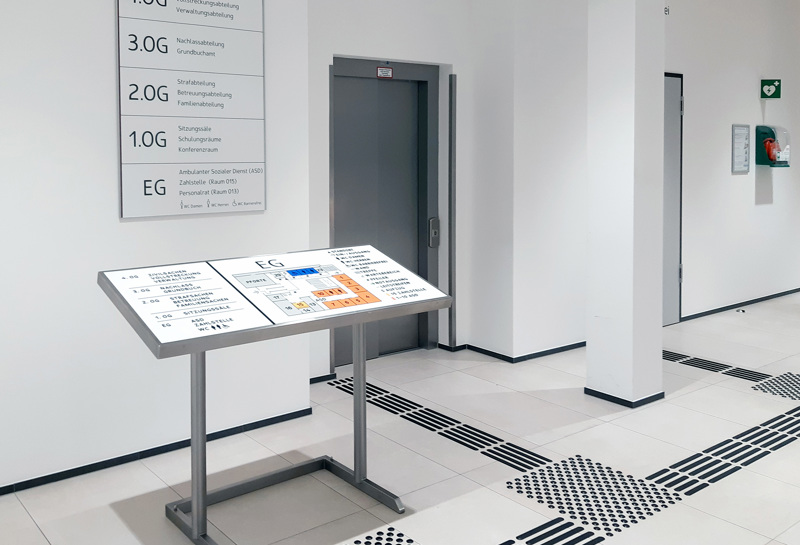 Pultschild QUPT taktil Slide 1