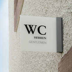 Wegweiser Fahne aus Acrylglas TNF