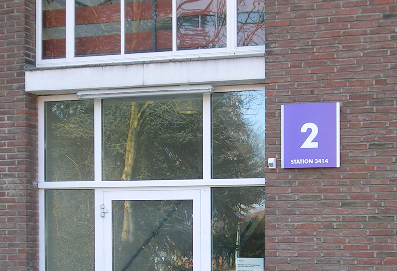 Wegweiser wandmontiert SW Slide 6