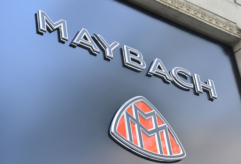 beleuchtete Schriftzüge Slide 1