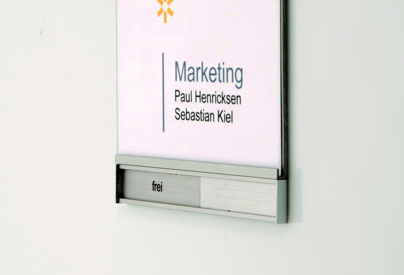 Türschild mit Wechselschieber CTAW Slide 1