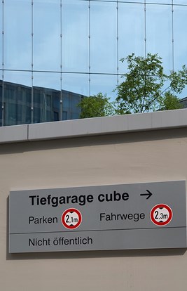 Cube Einfahrt Tiefgarage