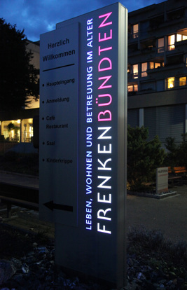 Aussen Nacht Ansicht