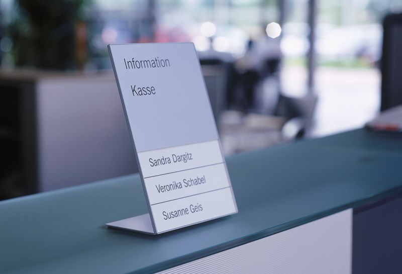 Tischaufsteller QVT Slide 1