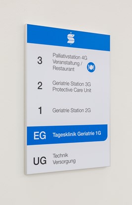 SANA QWA Etagenwegweiser