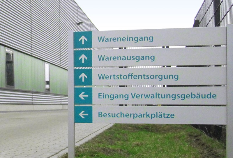 Ständerschild QASA Slide 1