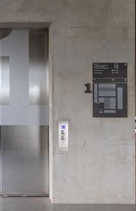 THU Ulm Innen Aufzug 2