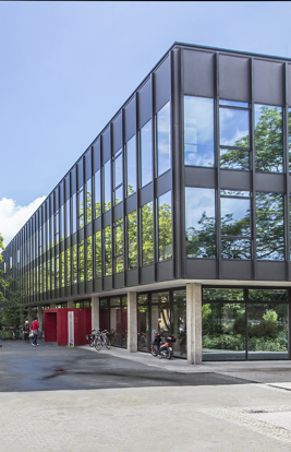Foto TIBC. Bierwagen Marstallgebaeude Aussen 1