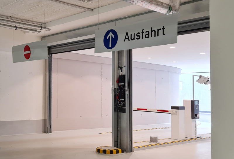 Wegweiser deckenmontiert Slide 10