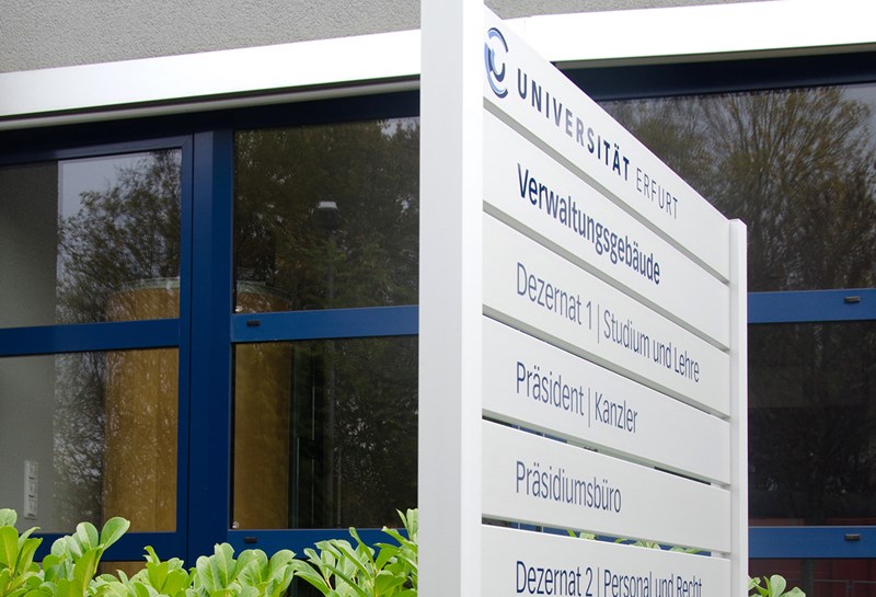 Ständerschild QASA Slide 1